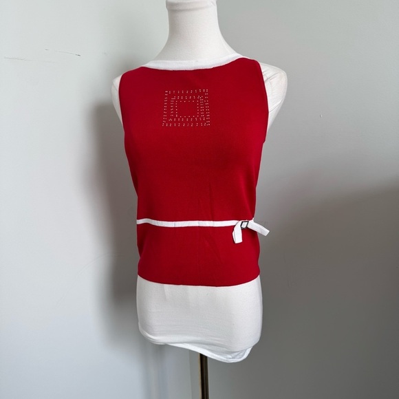 Anne Klein Vtg Y2K Red Sleeveless Tank Top with Rhinestone Graphic & White Trim - Picture 2 of 6